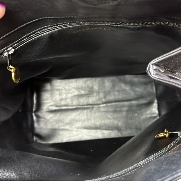 CHANEL CC Calfskin Shoulder Bucket Bag 24K Goldplated. - Picture 6 of 14